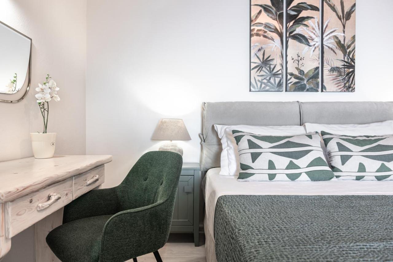 Athermi Suites - Adults Only ثيرا المظهر الخارجي الصورة